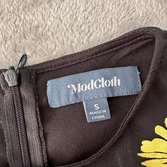 Modcloth Maxi Dress Black Yellow Daisies SMALL Long Sleeve Gown - Picture 6 of 6